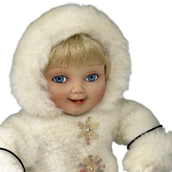 Ashton Drake Galleries "Slip Slidin" SnowBaby Doll Figure Cream OS Porcelain - Picture 3 of 7